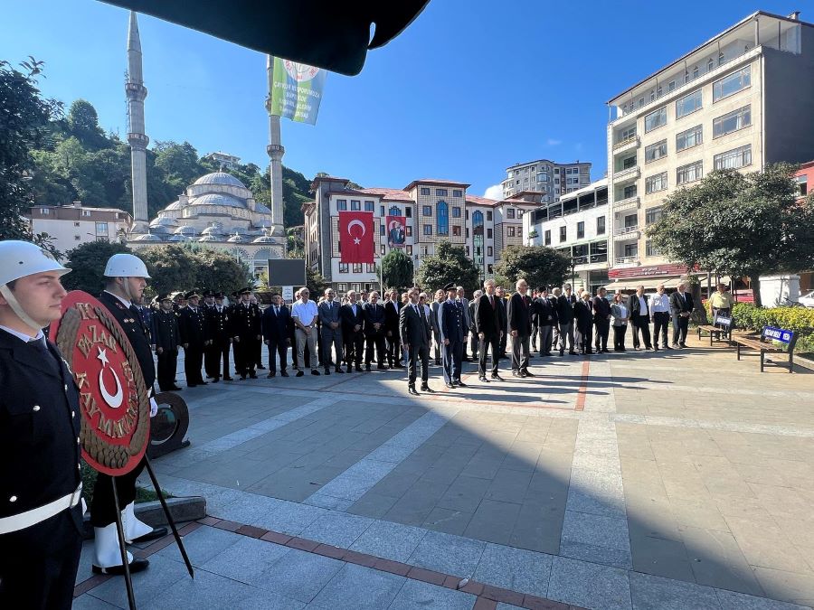 Gaziler Günü Münasebetiyle İlçemiz 15 Temmuz Demokrasi Meydanı'nda Tören Düzenlendi.